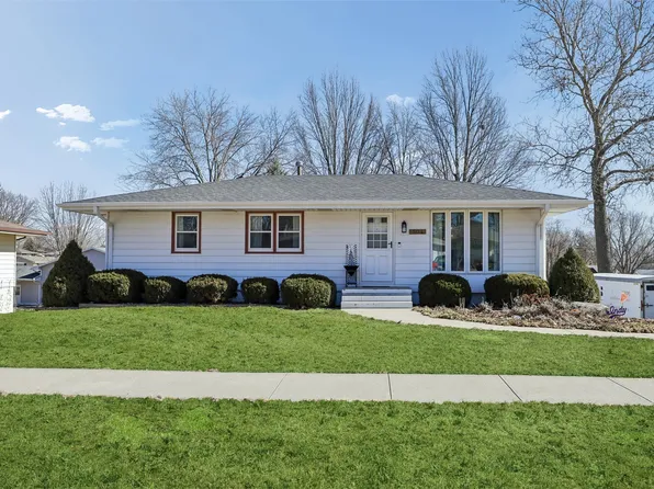 504 N 10th St, Indianola, IA 50125