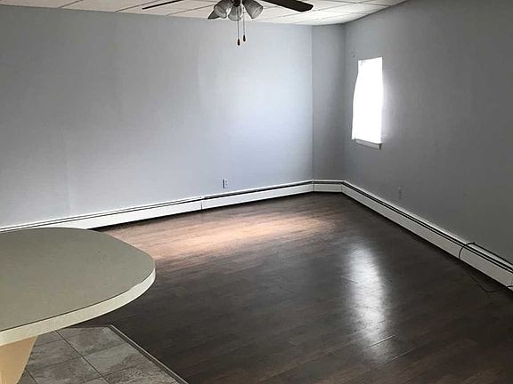 5th image of 104 Midland Ave #4