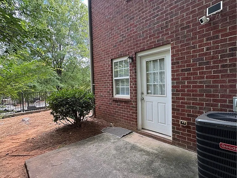 460 Barnett Shoals Rd #F6 — Photo 15