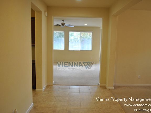 3rd image of 109 Hightrail Ct