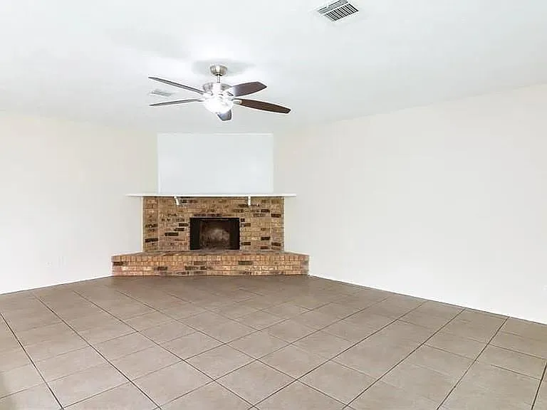 3 bed, 4.0 bath, 1391 sqft, $1,750 — Photo 4