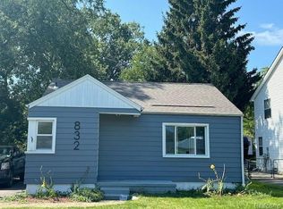 832 Ledyard St, Waterford, MI 48328
