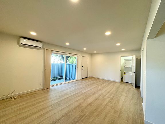 2nd image of 20652 Park Cir W #7ec401eb1