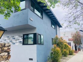 1024 Pico Blvd