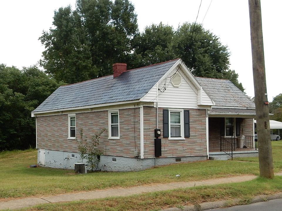 2nd image of 1504 N Main St