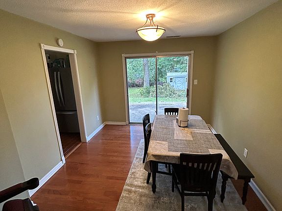 2nd image of 108 Thames Dr #2