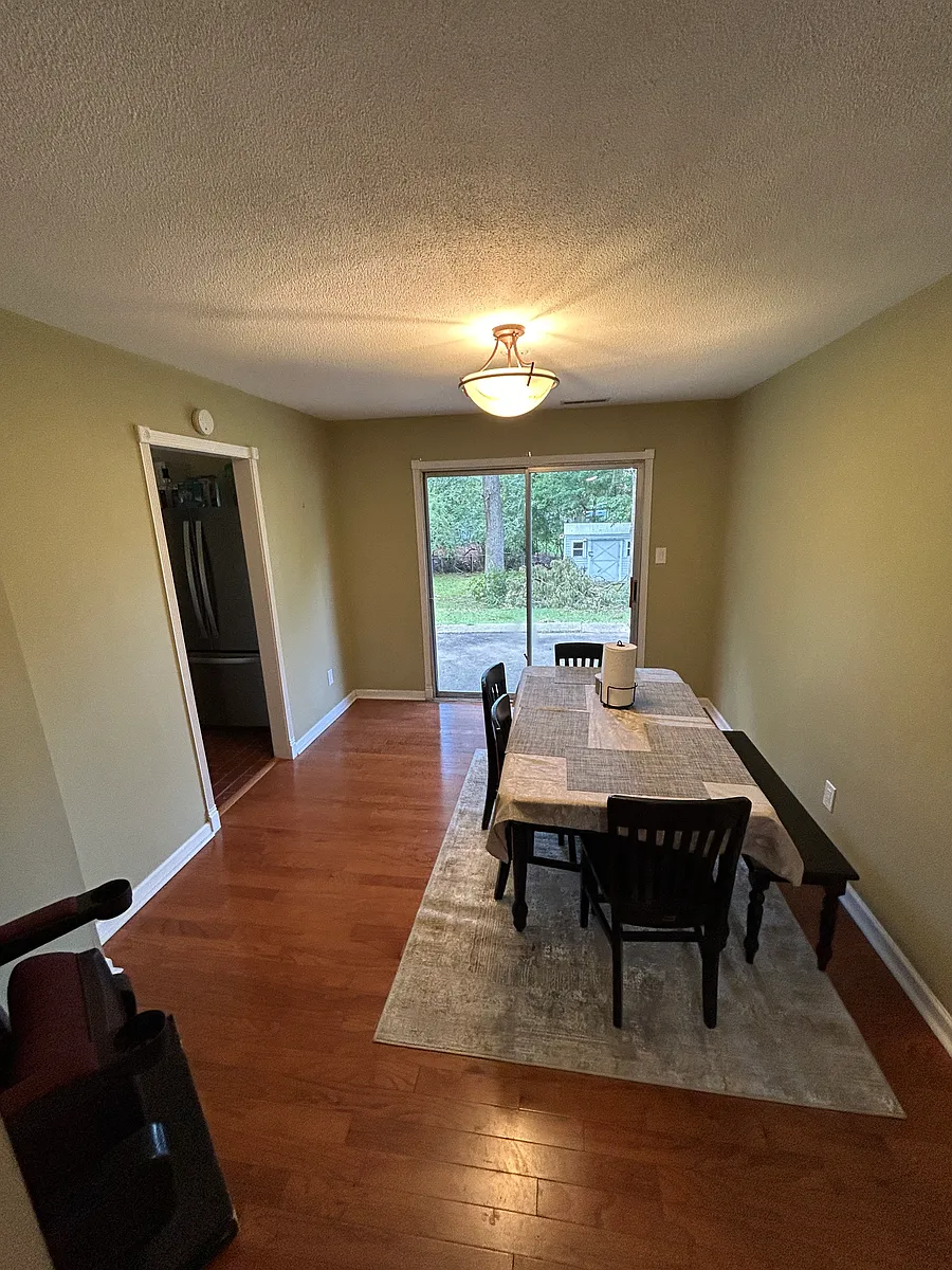 Building Photo - 108 Thames Dr #2