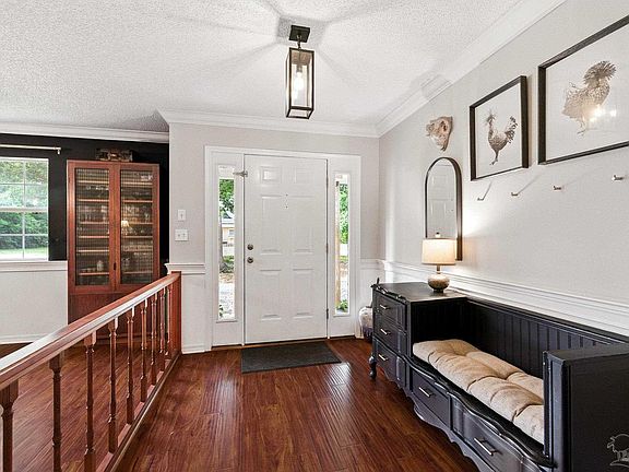 4th image of 219 Greenridge Dr