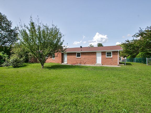 5th image of 502 E Gresham Dr