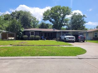 427 21st Ave N, Texas City, TX 77590
