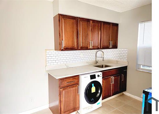 5th image of 191 SW 15th St APT 101