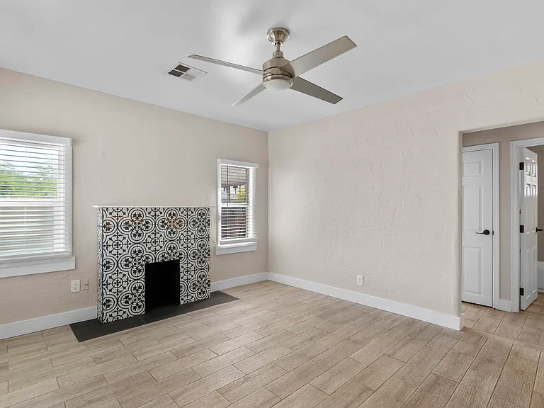 425 N 13th Pl #1311-E — Photo 4