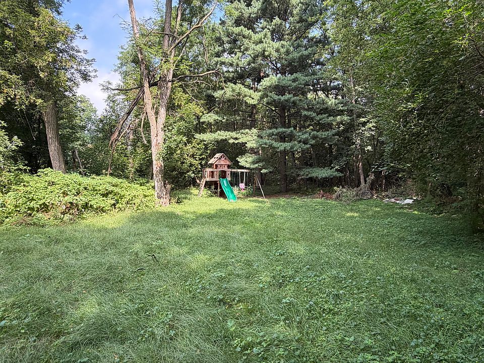 2nd image of 3035 Three Mile Rd NE