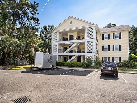 2nd image of 3 Riverwind Drive #3