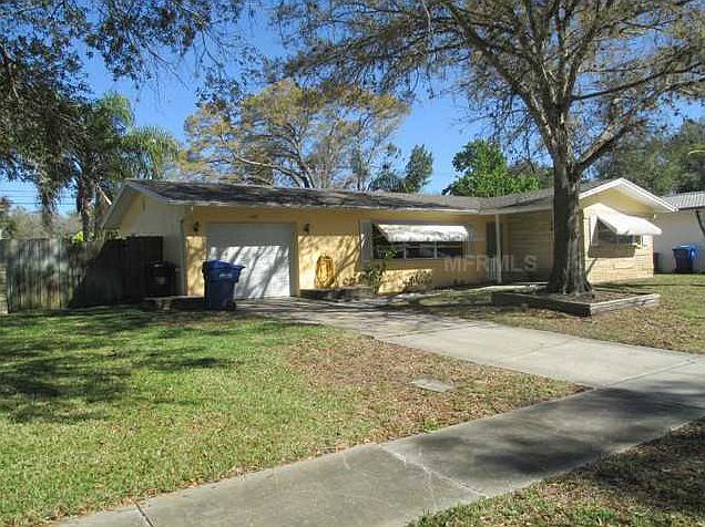 1st image of 529 E Lake Dr