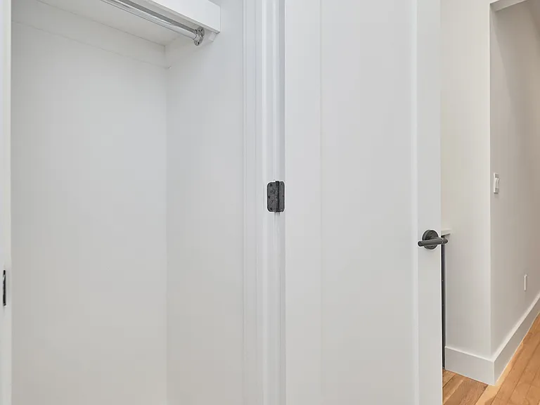 353 W 44th St #2D — Photo 3