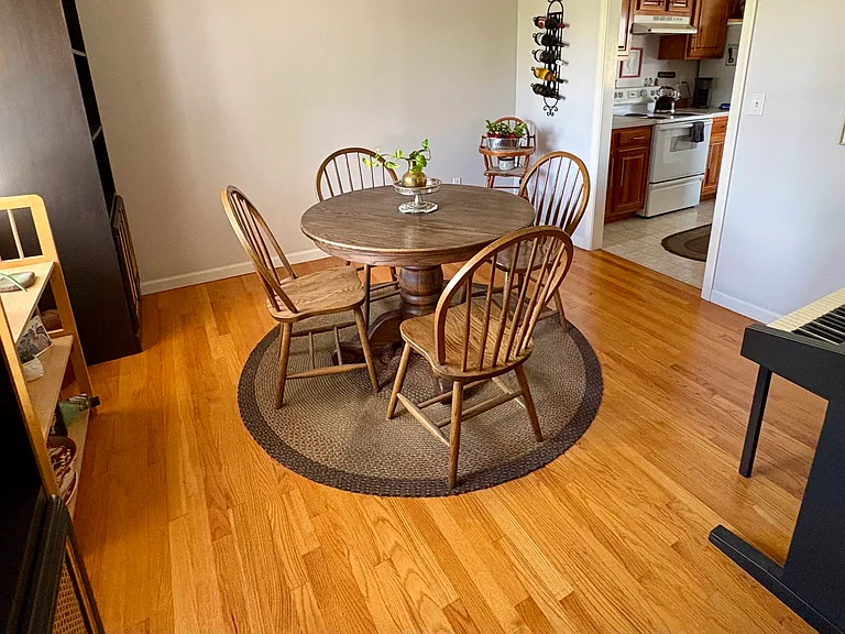 313 Yount Ave — Photo 2
