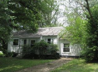 211 SW Colonial Dr, Knoxville, TN 37920