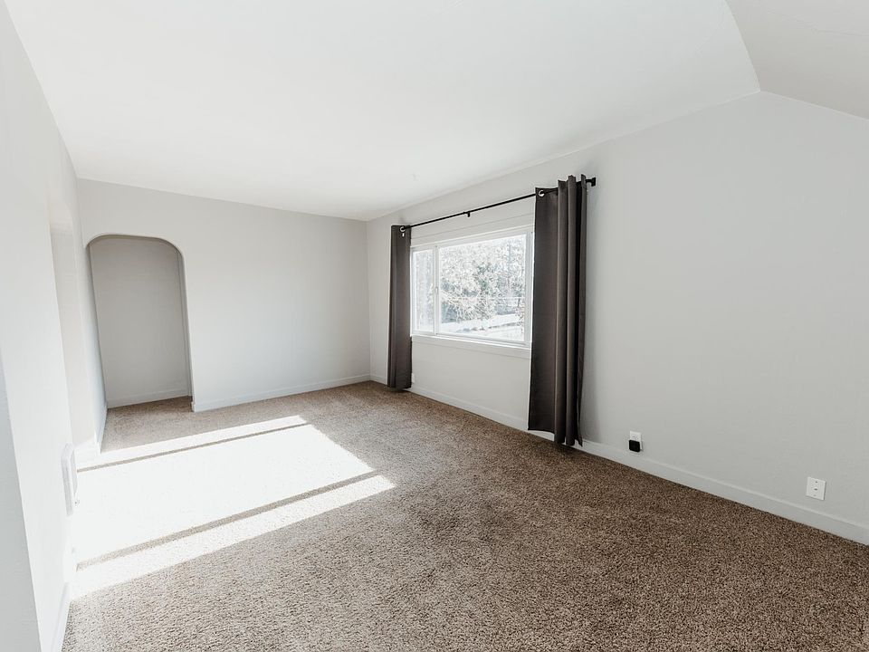 Unit 2: Living Room