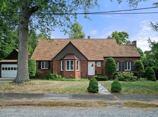 7 Kirkland Cir, Wellesley, MA 02481