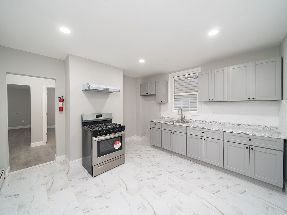 1st image of 132 Seymour Ave Floor 2