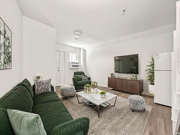 3rd image of 88 Fulton St #Townhouse 1