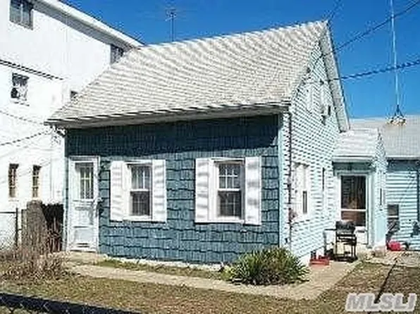 319 S Main St, Freeport, NY 11520