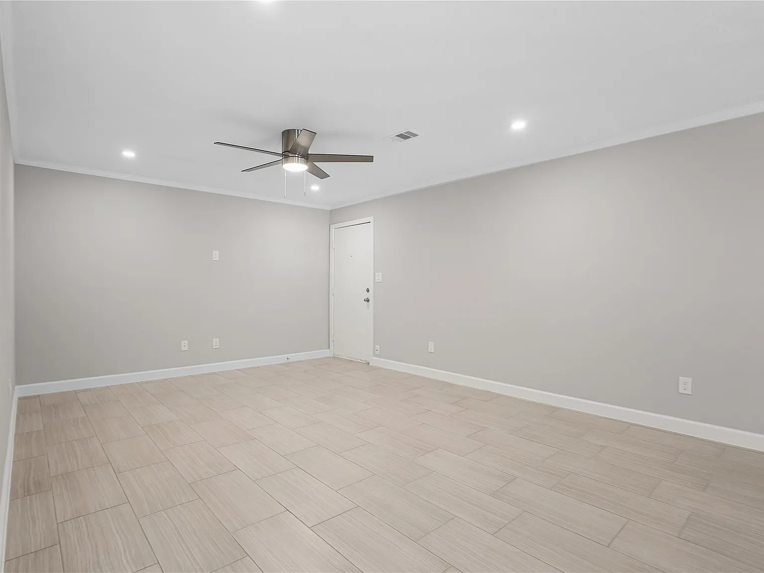 2 bed, 2.0 bath, 1116 sqft, $1,700 — Photo 3