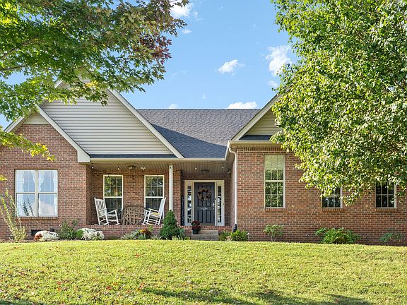 3rd image of 428 Herndon Ct
