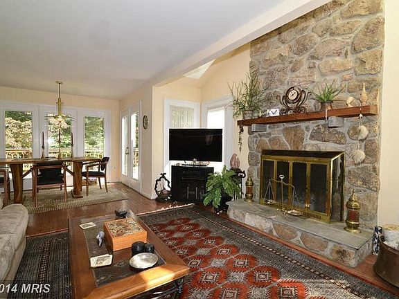 3rd image of 5215 Ellicott Ct