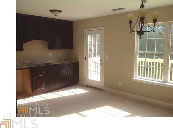 4th image of 3627 Silver Creek Dr