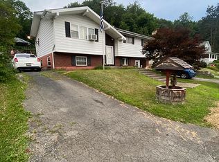 37 Hemlock St #L-4, Carbondale, PA 18407