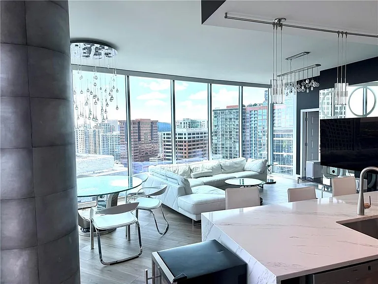 1080 Peachtree St NE #2110 — Photo 4
