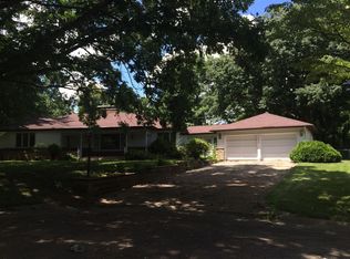 305 Fletcher Dr, Danville, IL 61832