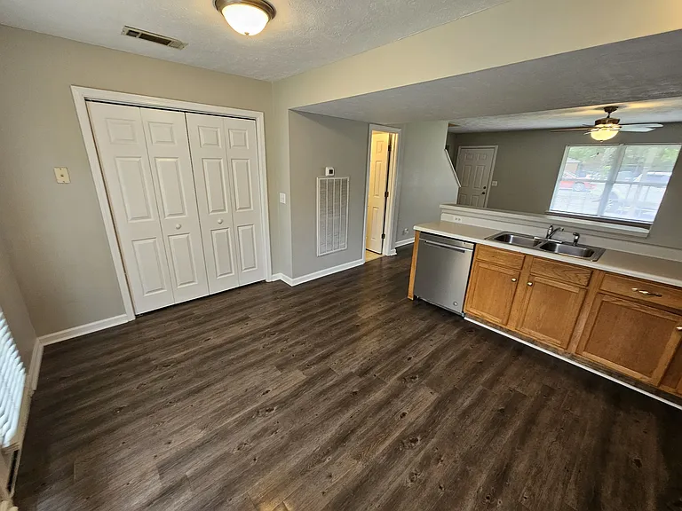 2015 Bradyville Pike — Photo 9