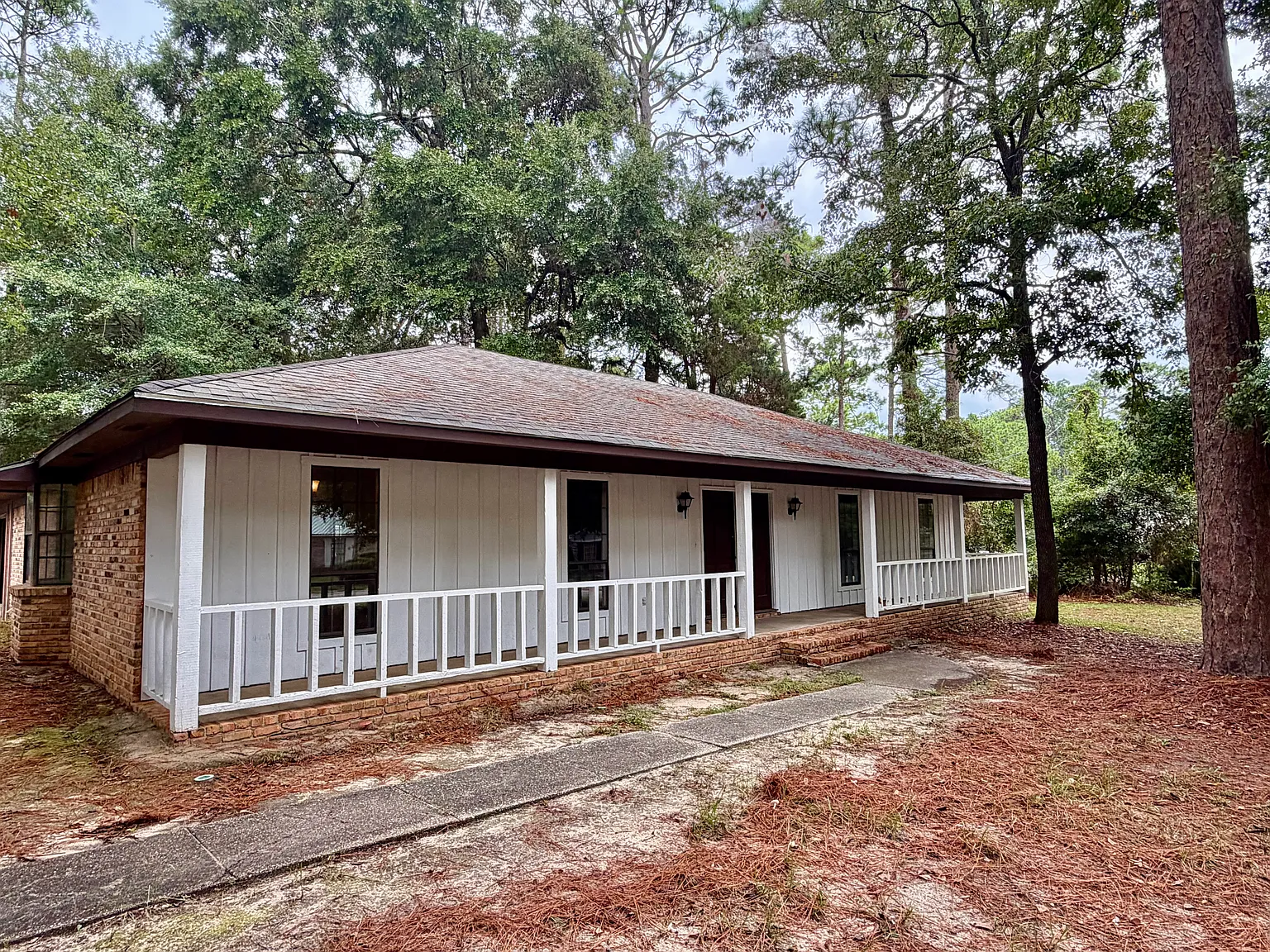 4 bed, 1970 sqft, $1,975 — Photo 1