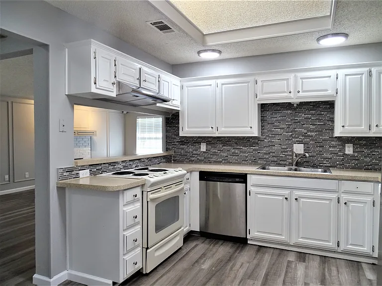 11925 Garden Terrace Dr — Photo 5