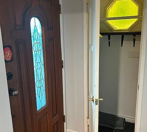 3rd image of 10834 Encino Ave