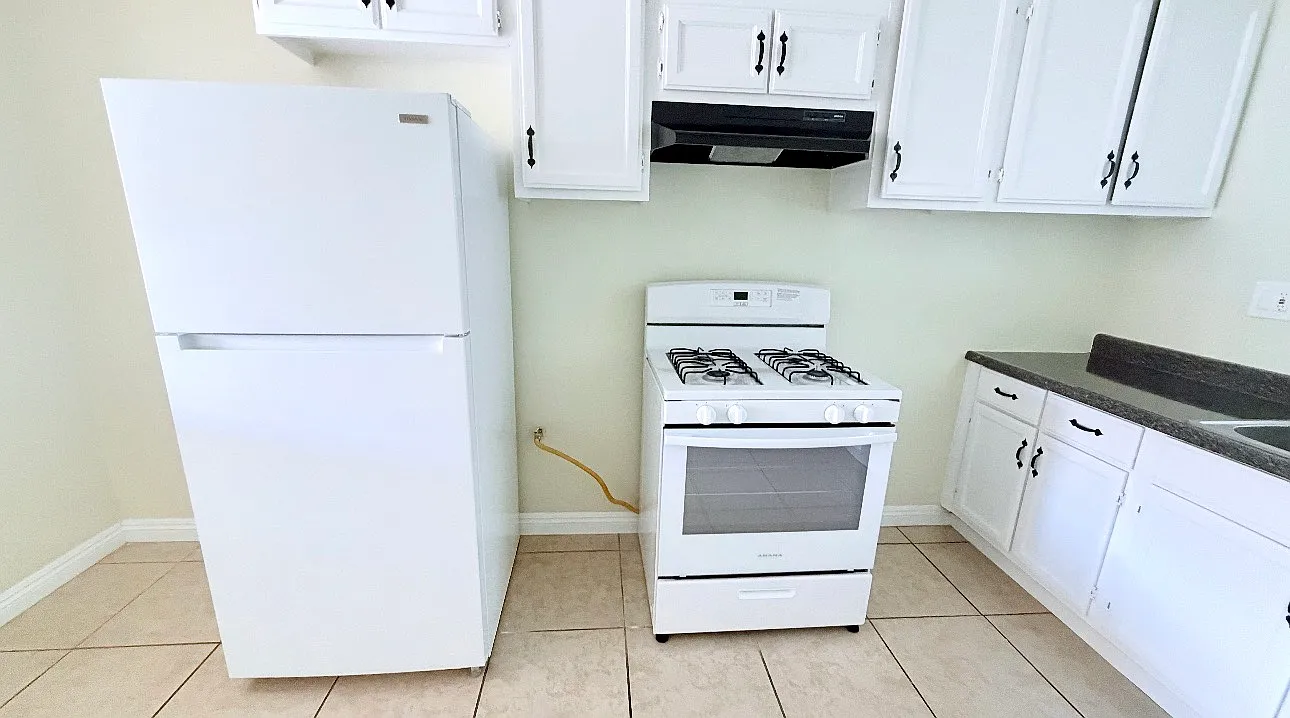 2 bed, $2,350 — Photo 4