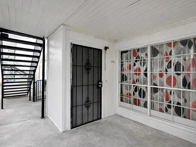8200 Broadway St #309N — Photo 3
