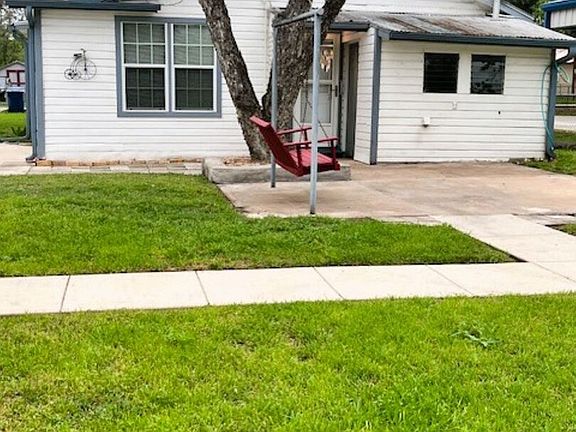 5th image of 1206 PLUM ST
