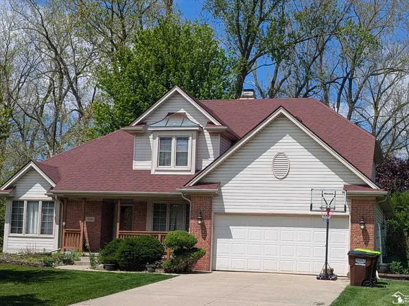 220 Saint Anne Ln, Monroe, MI 48162