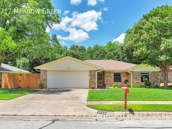 2717 Meadow Grn, Bedford, TX 76021