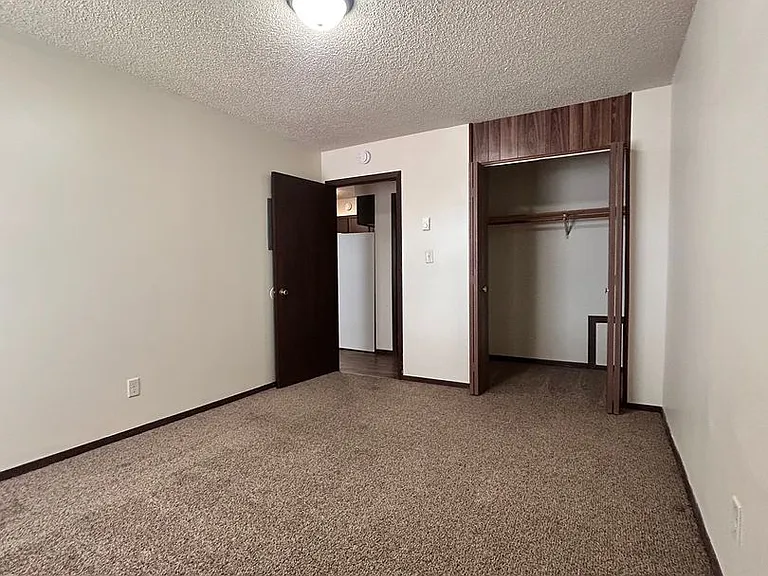 311 S Eaton Ave — Photo 6