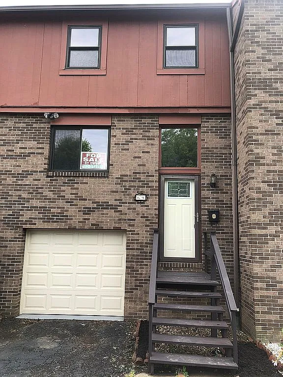 69 Universal St photo 1