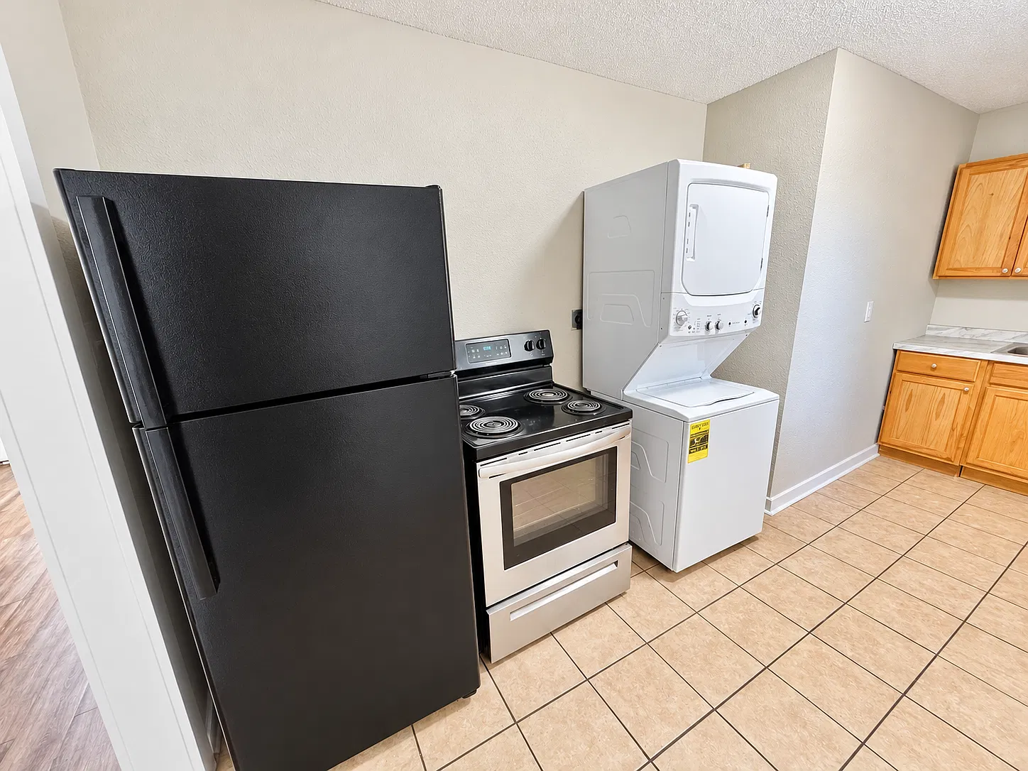 1 bed, 895 sqft, $695 — Photo 2