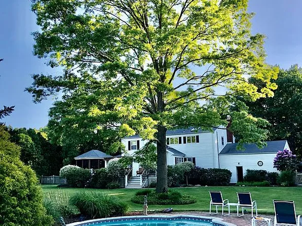 31 Bonnie Brook Rd, Westport, CT 06880