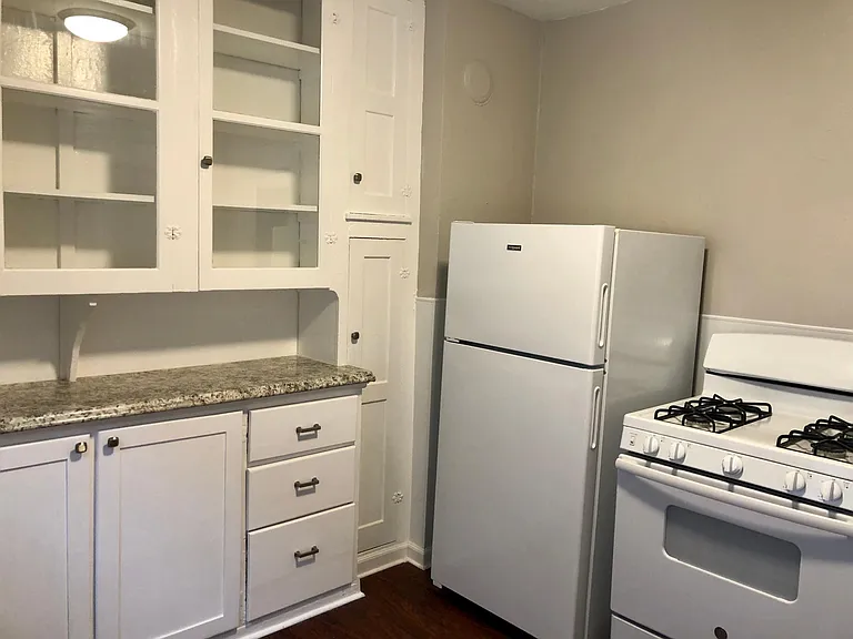 92 Trowbridge St #2 — Photo 4
