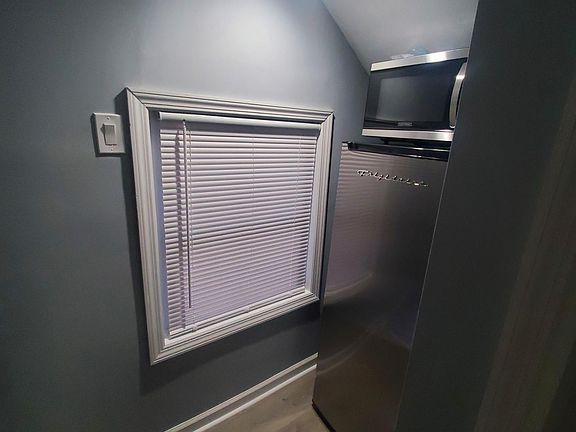 5th image of 105 Archer Ave