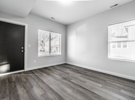 2814 E Michigan St
